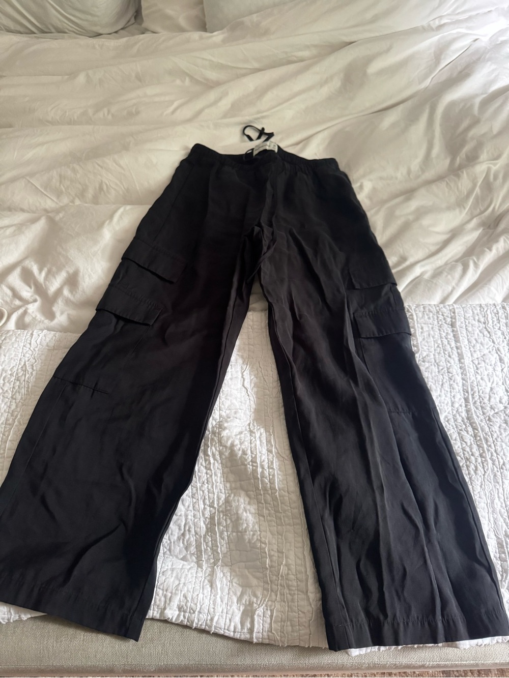 Abercrombie Black womens Cargo Pants with Drawstring Waist and large pockets